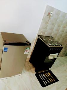 a box sitting on top of a floor at HomePlug Realty in Ongata Rongai  +4 photos