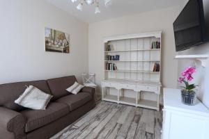 A television and/or entertainment centre at Ambrosio Relais