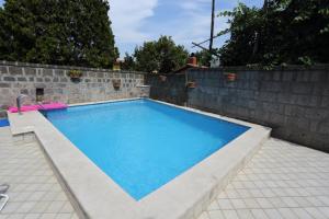 The swimming pool at or close to Ambrosio Relais