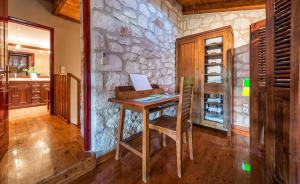 Kuchyň nebo kuchyňský kout v ubytování Anassa Villa