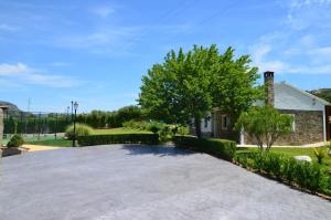 A garden outside Casa Rural Los Cascajales