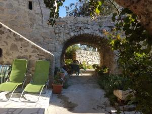 Afbeelding uit fotogalerij van Calypso's Cave the Apartment for Animal Lovers in Babino Polje