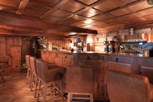 Lounge nebo bar v ubytování Alpenclub