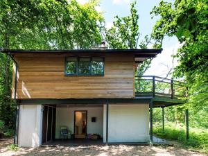 a house with a wrap around porch at 2 Bed in Beaulieu oc-nfl71 in Beaulieu