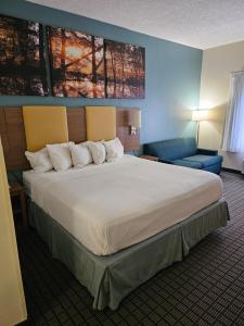 Gallery image of Days Inn by Wyndham Ashland in Cannonsburg +16 photos