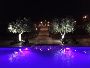 Bazén v ubytování Relais Masseria Serritella nebo v jeho okolí