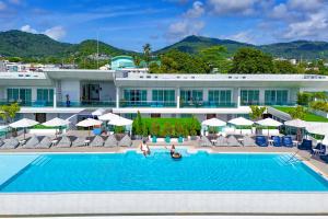 a view of the pool at the hotel at Chalong Marina Bay View Phuket in Rawai Beach