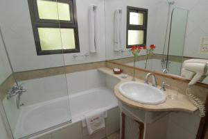 Koupelna v ubytování Hotel Xumec Mendoza + 37 fotografií
