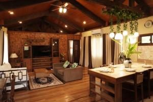 a living room with a couch and a table at Casa Salome in Matas