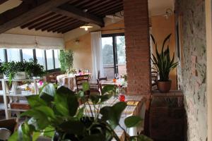 Restoran või mõni muu söögikoht majutusasutuses Agriturismo Poggio de Papi