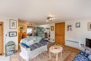 a living room with a couch and a table at 2 Bed in Leintwardine oc-t29563 in Leintwardine