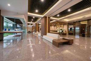 Vstupní hala nebo recepce v ubytování Grand Whiz Poins Simatupang Jakarta + 37 fotografií