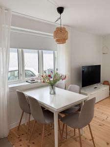 Et tv og/eller underholdning på Nice Nest Boutique Hotel FREE PARKING & 5 min to City Center