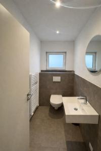 Gallery image of Modern Bungalow Kastel in Wiesbaden +4 photos
