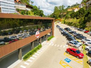 an overhead view of a parking lot with cars at China Park Eco Resort in Domingos Martins