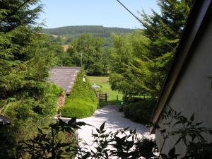 a view of a garden from a house at Bilbrook- Ukc4913 in Timberscombe