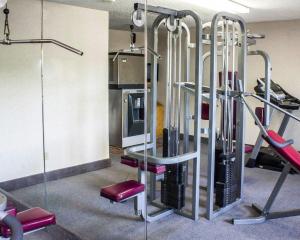a gym with a treadmill and a tread machine at Econo Lodge Inn & Suites Colonie Center Mall in Albany
