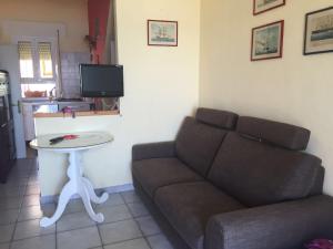 A television and/or entertainment centre at La Musica del Mare