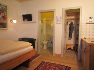 Koupelna v ubytování Apartments im Froschhaus mit Frühstücksküchen