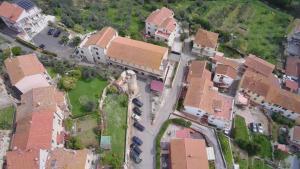 an overhead view of a group of houses at La Torre della Bella Ragazza in Suvereto