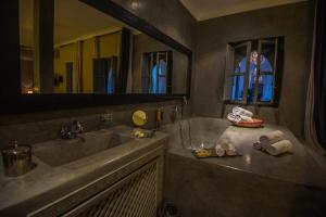 Koupelna v ubytování Riad Utopia Suites And Spa