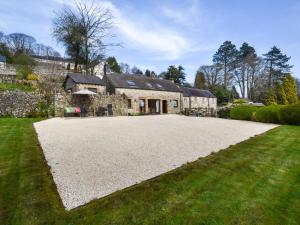 an image of a driveway in front of a house at 2 Bed in Matlock oc-75893 in Smalley +16 photos