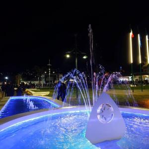 a fountain in a park at night at sognandocasab&b tortora in Praia a Mare