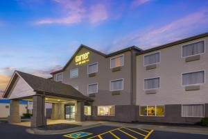 a rendering of a hotel in a parking lot at Garner Hotel Lincoln North by IHG in Lincoln