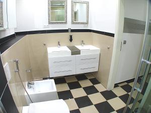 Ein Badezimmer in der Unterkunft Villaci Business Apartments