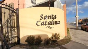 a wall with the words santa catherina on it at Depto 2 Planta alta, tranquilo in Zaragoza