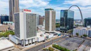 an aerial view of the st louis city skyline at Hilton St. Louis at the Ballpark in Saint Louis