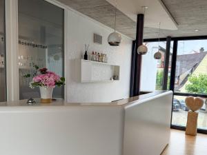 Gallery image of Apart Rosengarten in Immenstaad am Bodensee