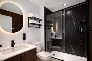 Gallery image of Room with a Queen Bed Downtown Quebec City in Quebec City
