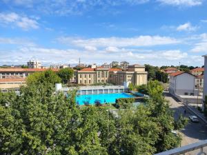 an overhead view of a building with a swimming pool at Ca d'la Mondina Apartment in Vercelli