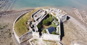 an aerial view of an abandoned building on the beach at Studio cocooning entre Fouras et Rochefort in Saint-Laurent-de-la-Prée