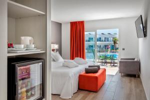 Ein Sitzbereich in der Unterkunft Barceló Corralejo Sands