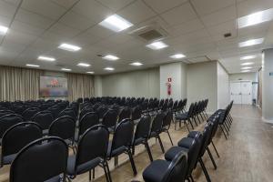 Área de negócios e/ou sala de conferências em Intercity BH Expo