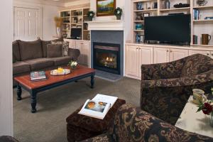 A seating area at Glen-Ella Springs Inn