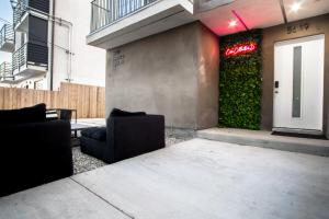 Gallery image of Merlot Chambers at Case Collective in North Hollywood +15 photos
