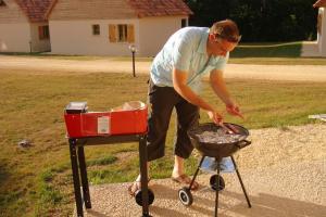 Gallery image of Le Lac Bleu in Lacapelle-Marival