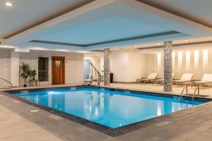 Bazen u ili blizu objekta The Chandler Inn Bethlehem - Littleton, an Ascend Collection Hotel