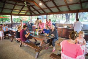 Oaspeți care stau la All Seasons Mildura Holiday Park