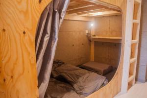 Postel nebo postele na pokoji v ubytování Picnic Hostel Osaka