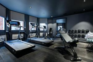 The Franklin London - Starhotels Collezione的健身中心和/或健身设施