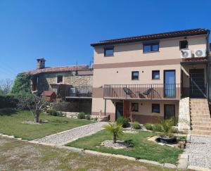 an exterior view of a house at Vila Azzuro in Žusterna