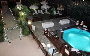 Bazén v ubytování Hotel Bisanzio nebo v jeho okolí