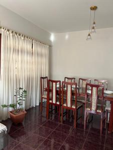 Foto de Casa aconchegante com churrasqueira e garagem