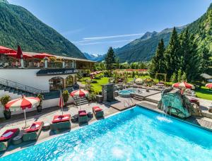 
A view of the pool at Relais&Châteaux Spa-Hotel Jagdhof or nearby
