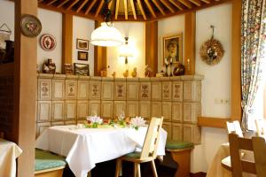 Restaurace v ubytování Hotel Gasthaus Hirschen im Hochschwarzwald Todtnau nahe Feldberg