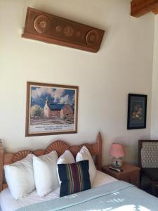 Postel nebo postele na pokoji v ubytování Guadalupe Inn